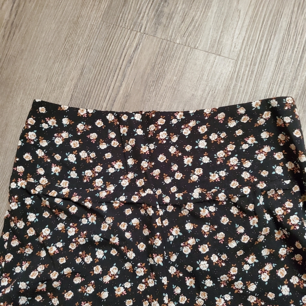 Floral Wide Bottom Pants - Picture 5 of 7